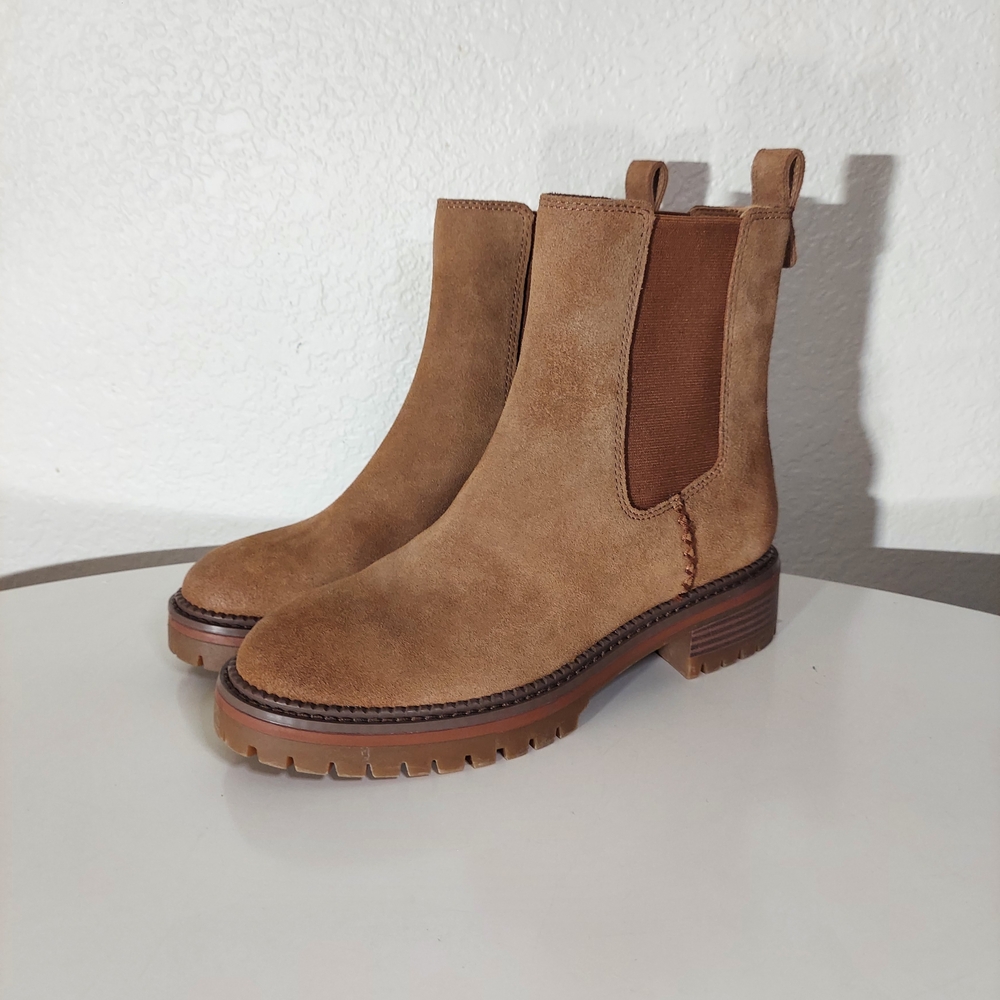 Crown Vintage Gilian Cognac Suede Classic Chelsea Boots Women's Size 8.5 M/39.5
